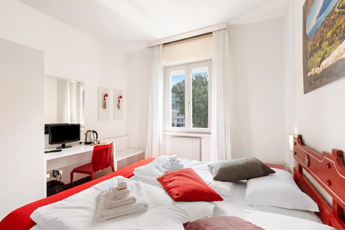 Family Room, 1 Bedroom, Air conditioning (Bike & Wind Hotel Villa Maria 12) | 1 bedroom, in-room safe, desk
