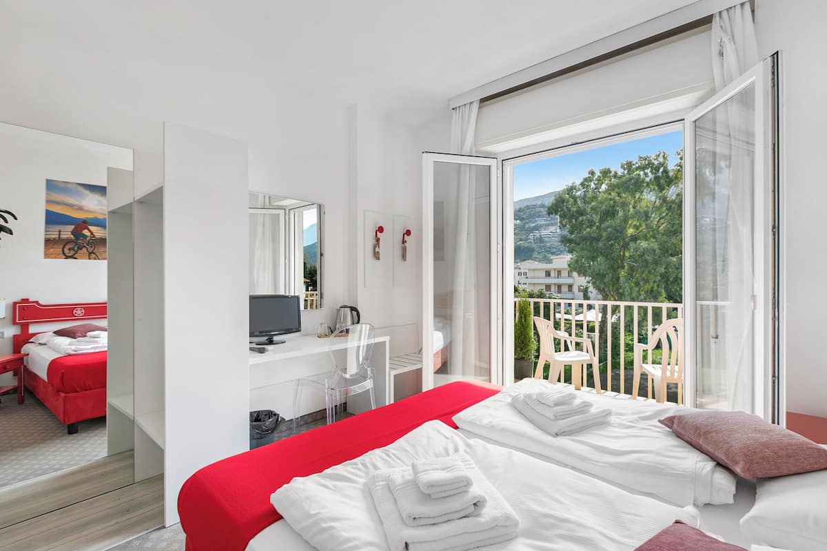 1 bedroom, in-room safe, desk, free WiFi