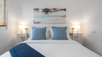 7 chambres, bureau, fer et planche Ă repasser, lit parapluie