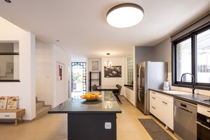 Refrigerador, microondas, horno, lavavajillas