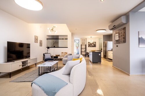 Serenity by the Sea – Poleg Villa by Sea N' Rent