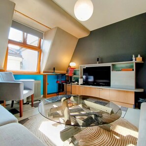 Apartment, 1 Bedroom, Smoking, Terrace | Living area