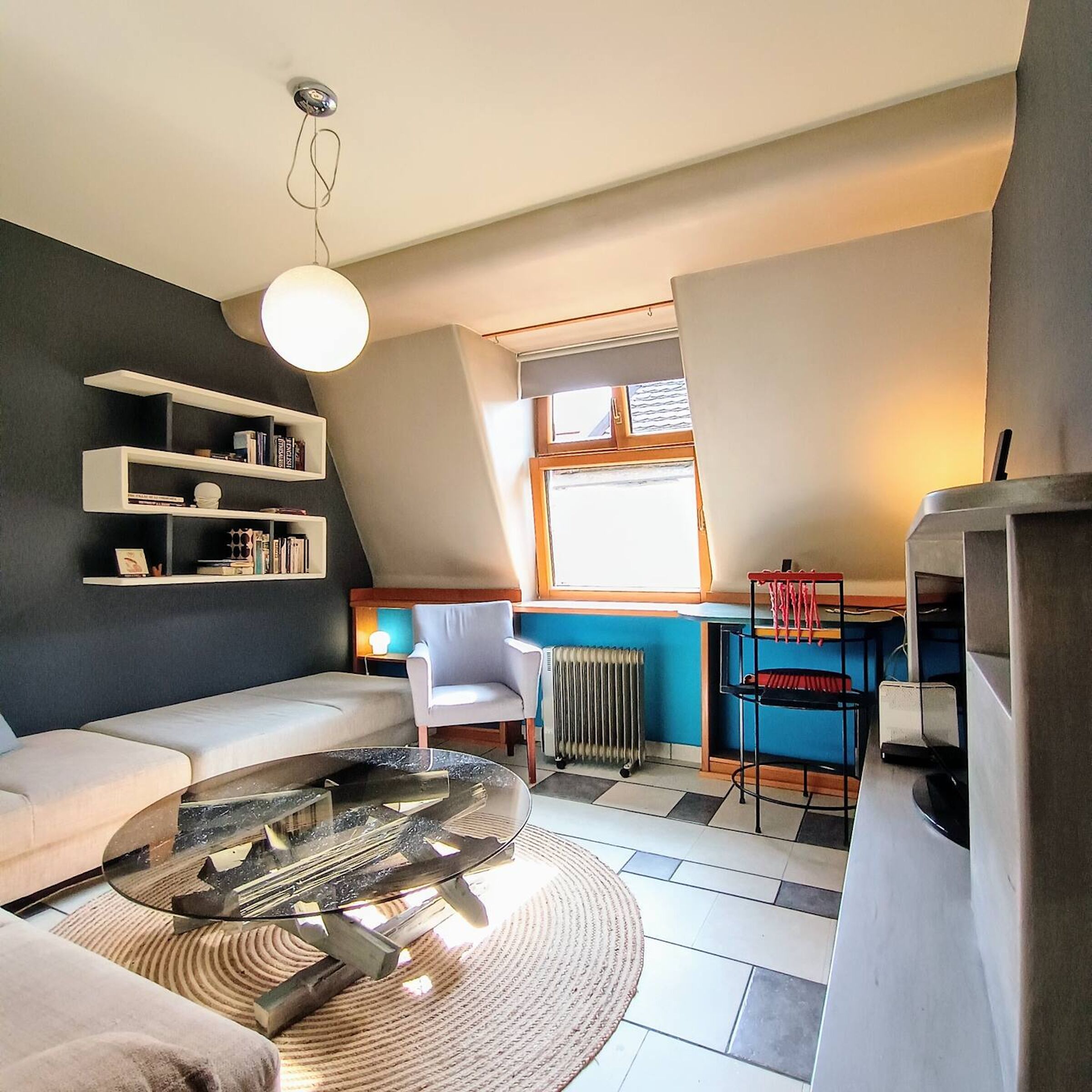 Apartment, 1 Bedroom, Smoking, Terrace | Living area | Books
