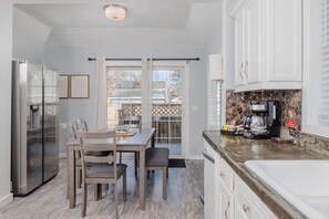 Fridge, microwave, oven, stovetop - Beautiful Bungalow on Baldwin - 3 bed, 2 bath (Oshkosh)