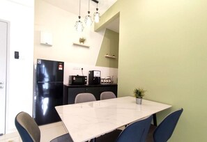 Dining - The Horizon Ipoh 2BR L12 by Grab A Stay (Ipoh)