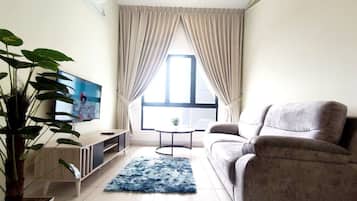 800-cm Smart TV with digital channels
