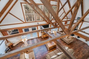 Televisión, chimenea