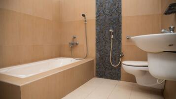 Dusche, Handtücher, Seife, Shampoo