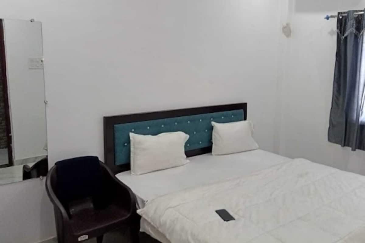 Deluxe Double Room, City View | Free WiFi, bed sheets