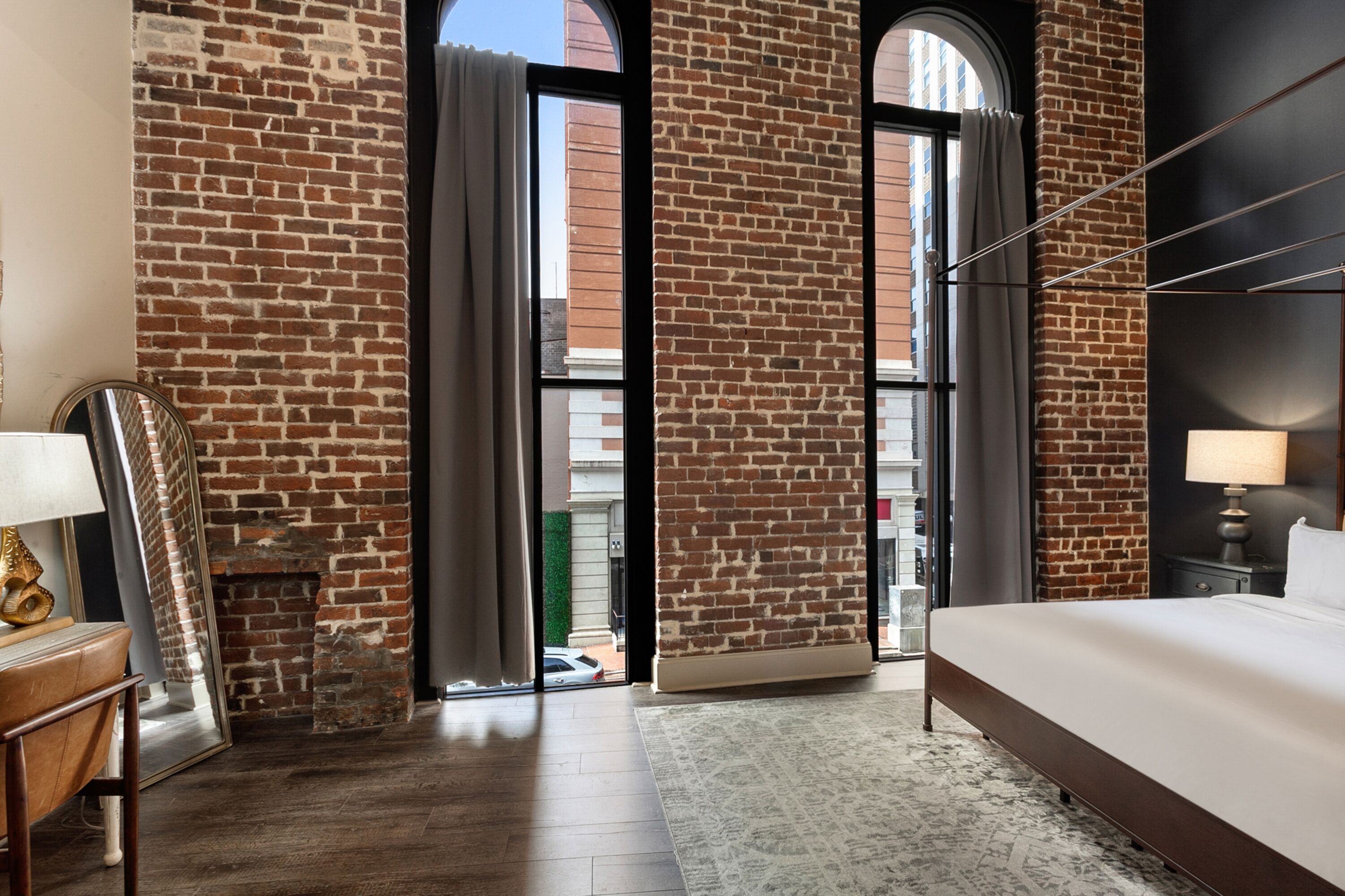 Executive Suite, 1 Bedroom, Non Smoking, City View | Individually decorated, individually furnished, iron/ironing board