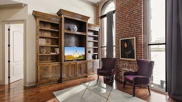 55-tommers smart-tv med digitale kanaler