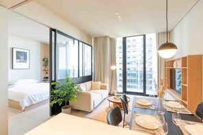 Interior - Sleek 1BR w/ Balcony in Business Bay (Dubai)