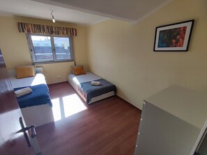 2 Schlafzimmer, Bügeleisen/Bügelbrett, kostenloses WLAN, Bettwäsche