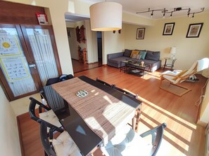 Interior - Oeiras, 2 bedroom apartment w/ balcony and barbecue next to Parque dos Poetas (Oeiras)