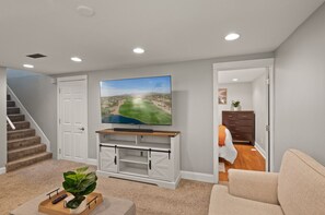 Smart-tv en een computerscherm