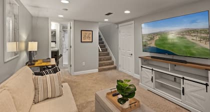 Furnished Oasis in Sought-After Browndale: Walk to Lakes & More!