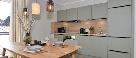 Fridge, microwave, dishwasher, coffee/tea maker