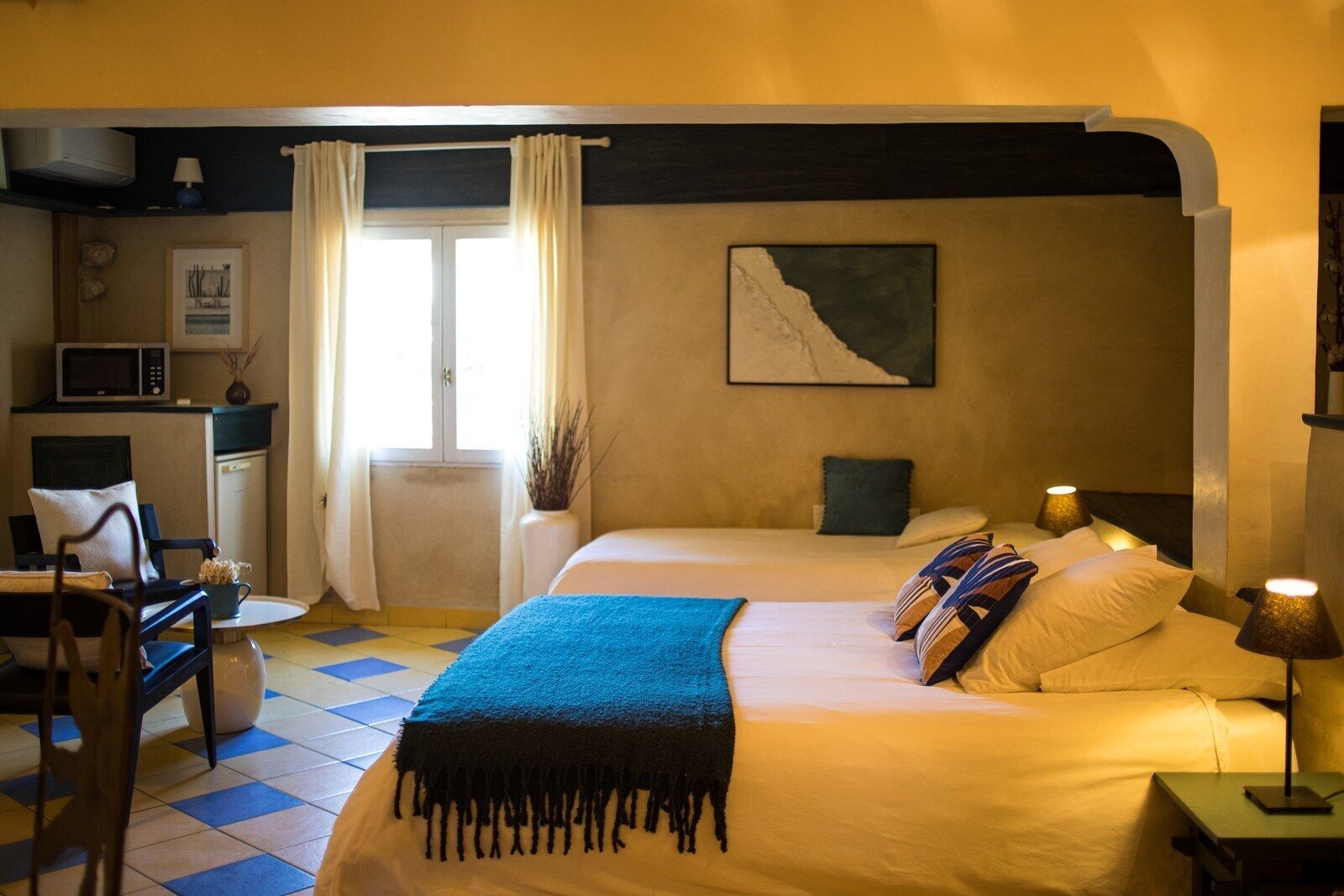 Familiesuite | 1 soverom, sengetøy av topp kvalitet og individuelt dekorert