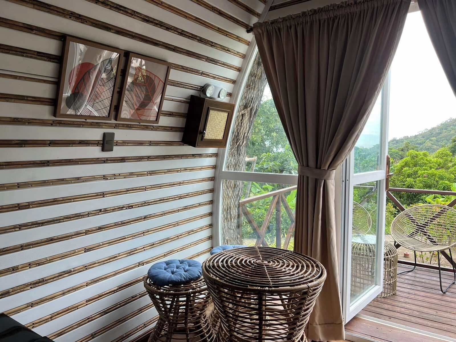 Phòng phong cách cổ điển | Minibar, két bảo mật tại phòng, trang trí khác biệt 