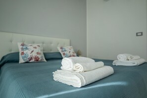 1 bedroom, in-room safe, iron/ironing board, free WiFi - Apartment 50 meters from the sea in Taormina, with free private parking (Mazzeo)