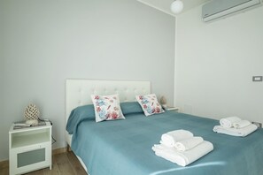 1 bedroom, in-room safe, iron/ironing board, free WiFi - Apartment 50 meters from the sea in Taormina, with free private parking (Mazzeo)