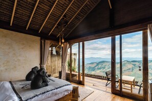 Villa – standard, balkong, utsikt mot høyde | 1 soverom, skrivebord, skrivebord for bærbar PC og wi-fi (inkludert)