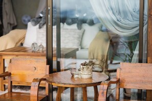 Villa Deluxe - balkong - utsikt mot bergen | Interiör