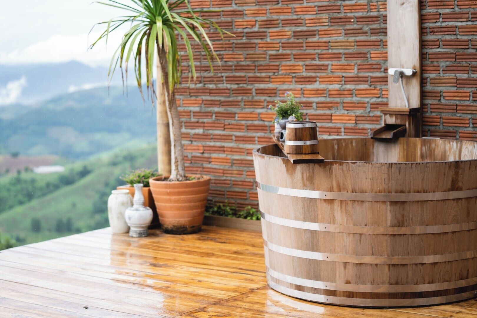 المنطقة المحيطة بالمنشأة