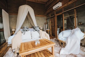 Villa Deluxe, balcon, vue colline | Intérieur