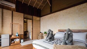 1 bedroom, desk, laptop workspace, free WiFi