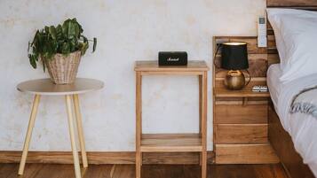 1 bedroom, desk, laptop workspace, free WiFi