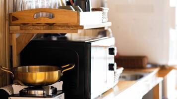 Deluxe Villa, Balcony, Hill View | Private kitchen | Mini-fridge