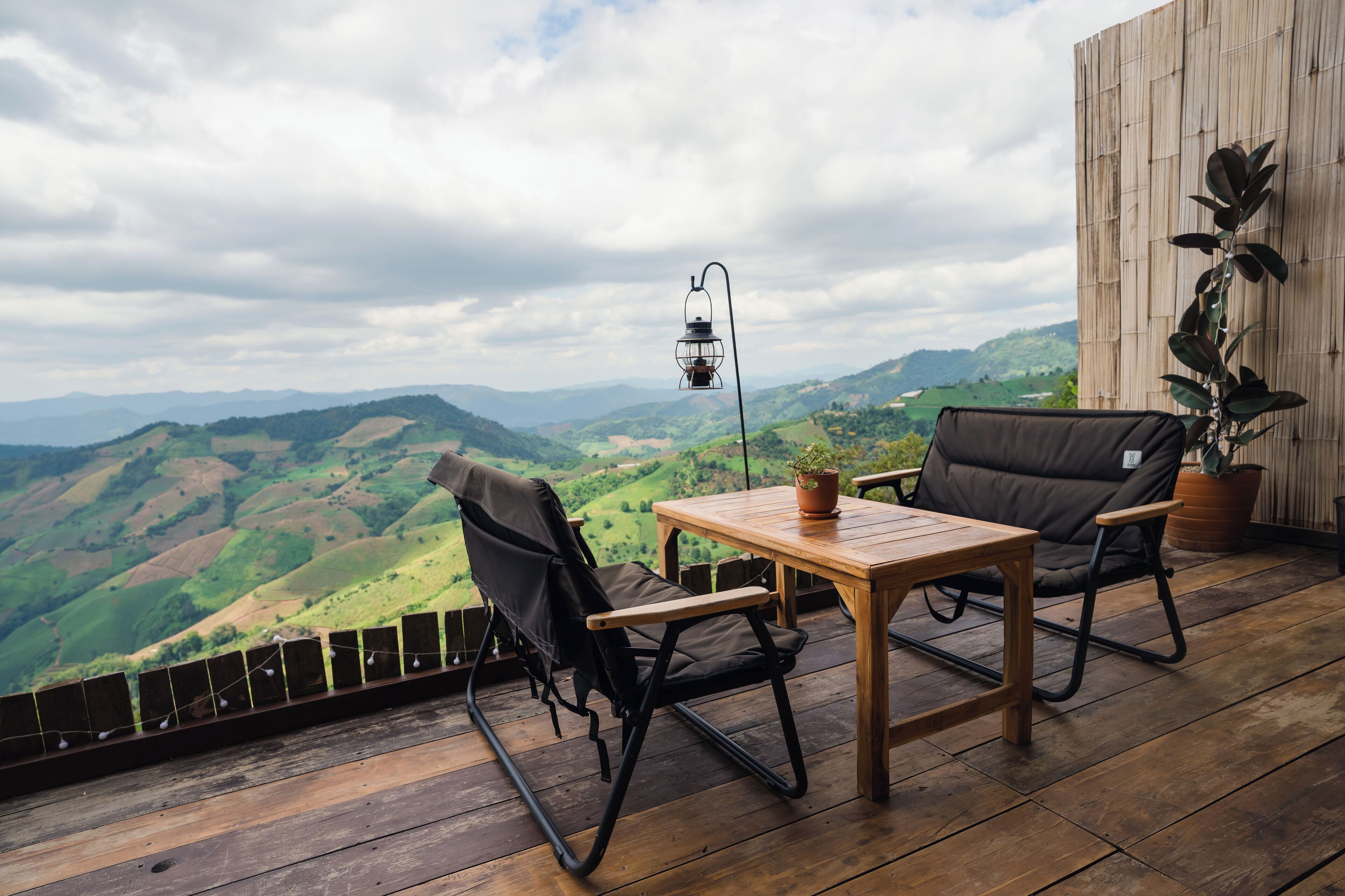 标准别墅, 阳台, 山景 | 室外用餐