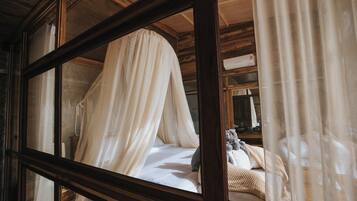 Deluxe Villa, Balcony, Hill View | 1 bedroom, desk, laptop workspace, free WiFi