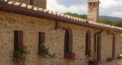 TUSCANY COUNTRY HOTEL SUITES oasis tranquilitybetween SIENA / FLORENCE