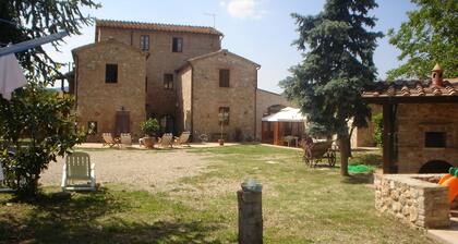 TUSCANY COUNTRY HOTEL SUITES oasis tranquilitybetween SIENA / FLORENCE