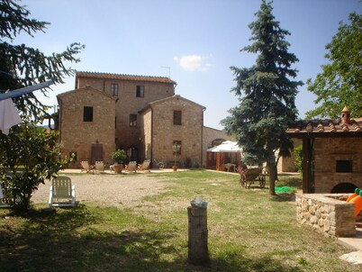 TUSCANY COUNTRY HOTEL SUITES oasis tranquilitybetween SIENA / FLORENCE