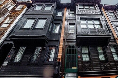 Room in Guest Room - Deluxe Double Room 4