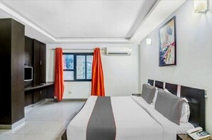 Free WiFi, bed sheets - Del Fox Hotel Delhi Airport (New Delhi)
