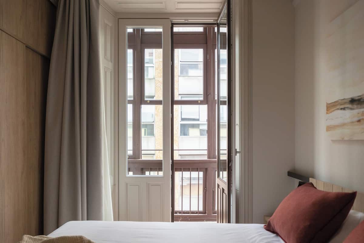 1 chambre, espace de travail pour ordinateur portable