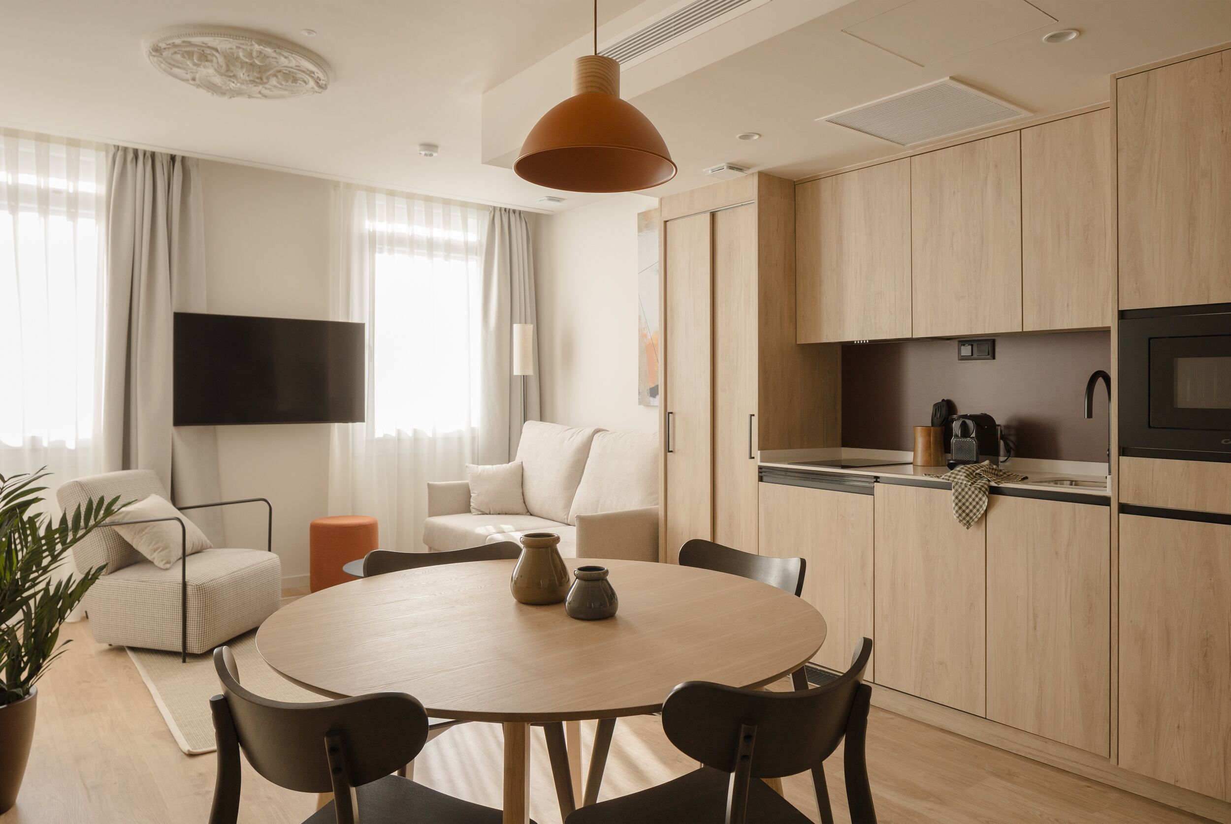 Family Studio | Dining room