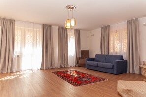 Living area - Entire Apartment in Villa with Pool facing the Beach (Isola delle Femmine)