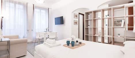 1 habitación, tabla de planchar con plancha, wifi y ropa de cama