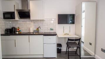 Microwave, oven, toaster