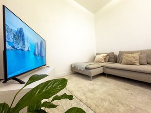 Smart TV, fireplace - Fresh and tranquil 2 Bedroom next to Roman Castle (San Gregorio da Sassola)
