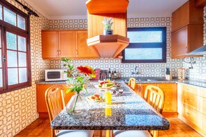 Dining - 6 Bedroom Villa in Funchal (Funchal)