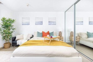 Iron/ironing board, WiFi, bed sheets