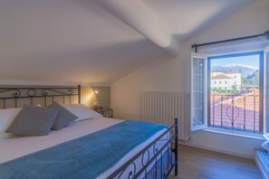 Business Apartment, Lake View | 1 bedroom, iron/ironing board, free WiFi, bed sheets