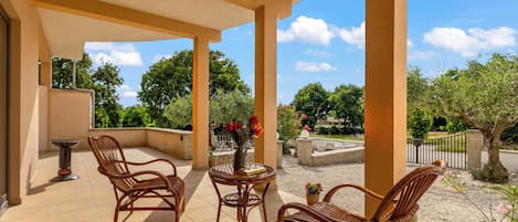 Apartment Panous 1