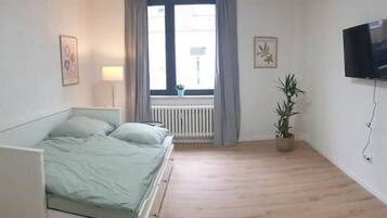 1 bedroom, WiFi, bed sheets